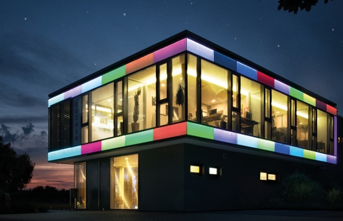 bunte LED-Panels als Fassadenverkleidung