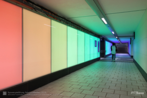 Personen-Unterführung am Bahnhof Miltenberg: LED-Panels mit Farbwechsel in allen Farben des Regenbogens.